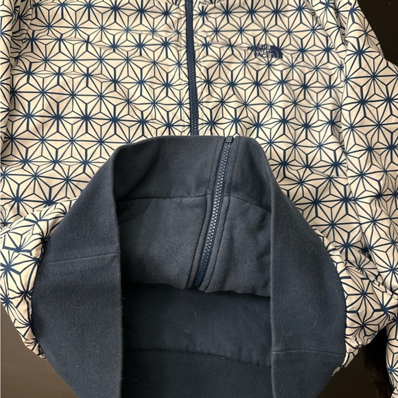 Geometric Patterned Jacket - Picture 2 of 3